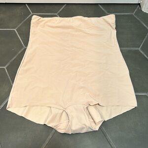 Self Expressions by Maidenform Shapeware